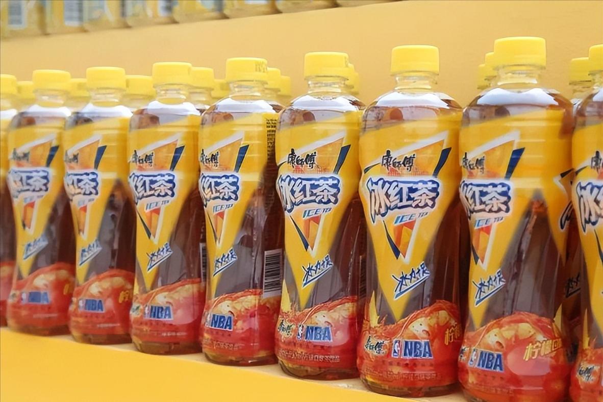 一瓶冰红茶涨价5毛，直接蒸发了11亿营收！康师傅硬生生把一手好牌打输了。