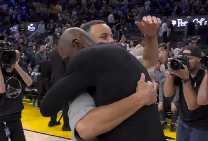 老詹也就欺负欺负勇士了！湖人打爆勇士反超火箭重回西部第四，库里因伤缺阵，老詹