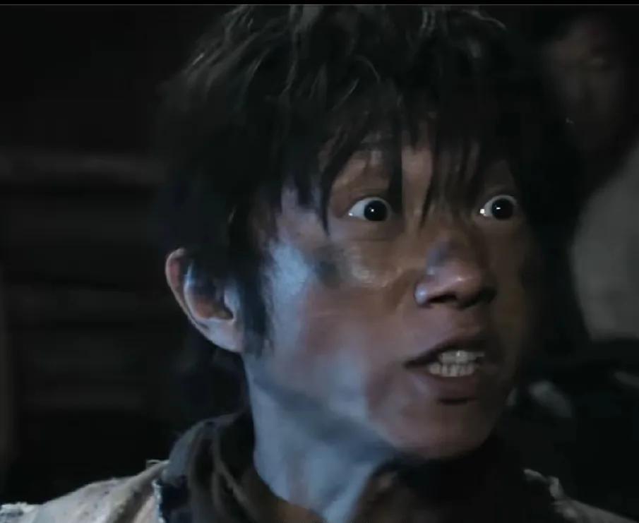 《归队》抗联战士带领劳工逃跑，他们是否能逃出这人间地狱？抗联战士趁其不备，击杀