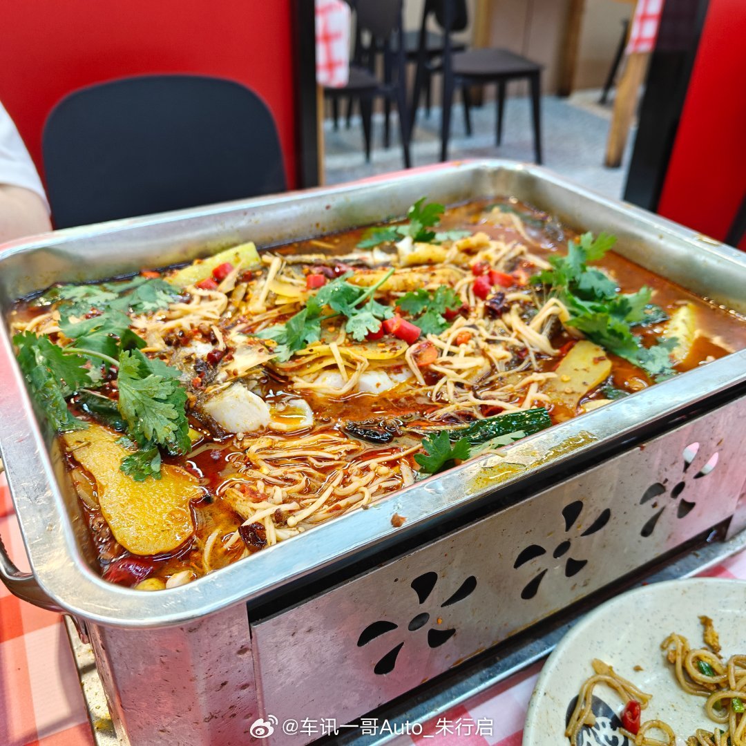 大半夜的整点夜宵感觉烧烤+啤酒的这个组合确实是快乐套餐组合