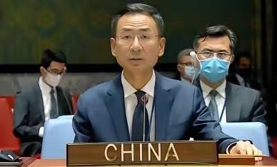 4月28日，美国突然联系联合国，表示愿意补缴此前拖欠的40多亿会费，但联合国必须