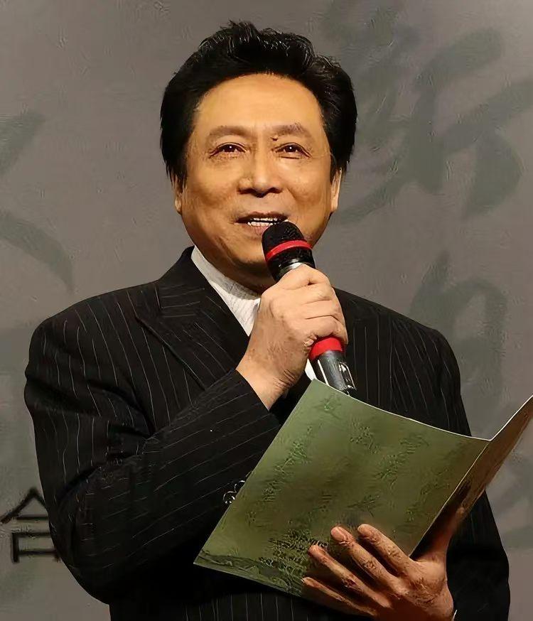 田伯平｜当代书坛实力派名家毕业于中国传媒大学新闻与主持专业，现任北京书法家协