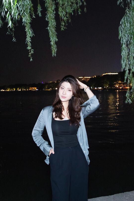 又来杭州出差啦✈️依旧在西湖畔散步🚶‍♀️