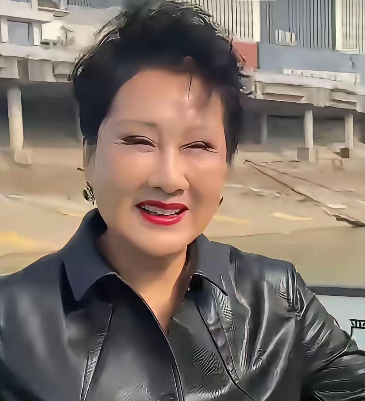 果然医美的尽头是毁容，又多一个中了整容的魔咒的。