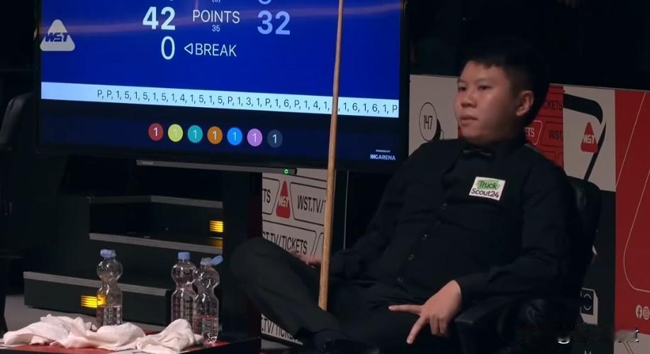 痛失好局！周跃龙仍难除缠绕的心魔。2026斯诺克德国大师赛，周跃龙与约翰•希金