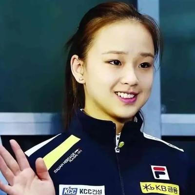 25岁的韩国"体操公主"许昭英，顶着父母的反对，执意嫁给了中国体操冠军黄力平，尽