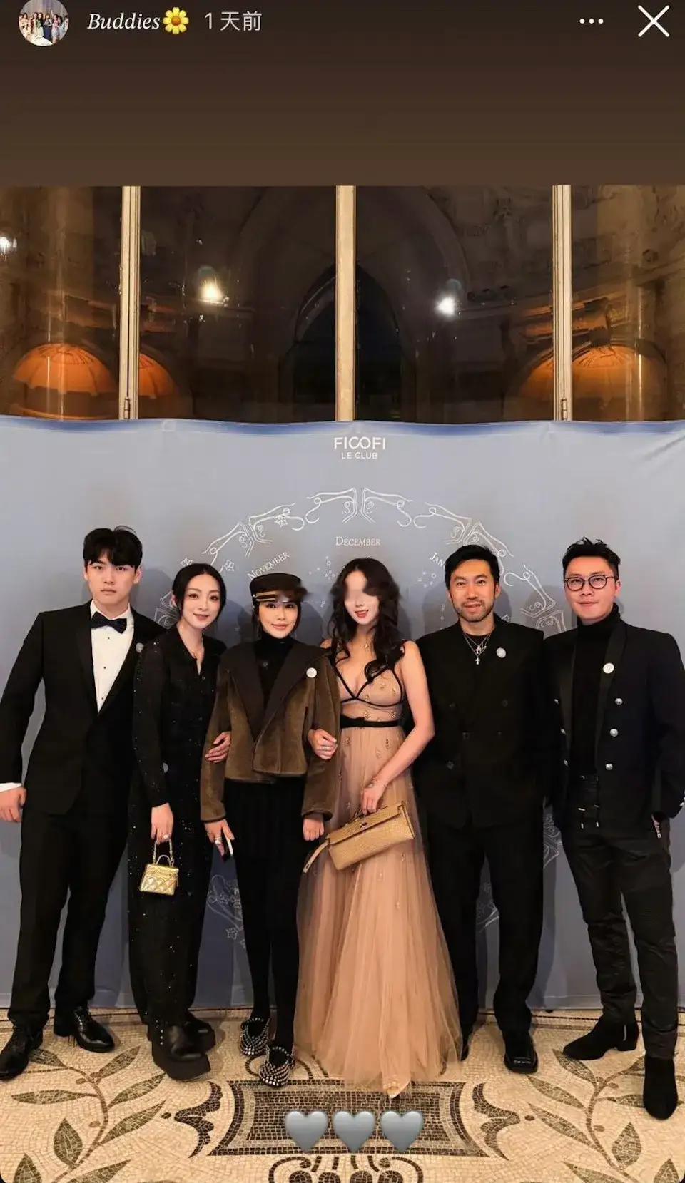 近日，赌王何鸿燊与四太梁安琪的小女儿何超欣，现身由全球知名葡萄酒私人会所LeC