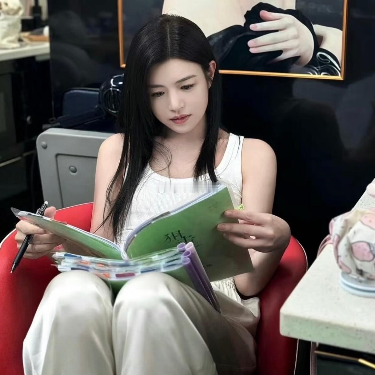 沈佳宜时期的陈妍希超正点的秃系女，台女真的太适合青春片了