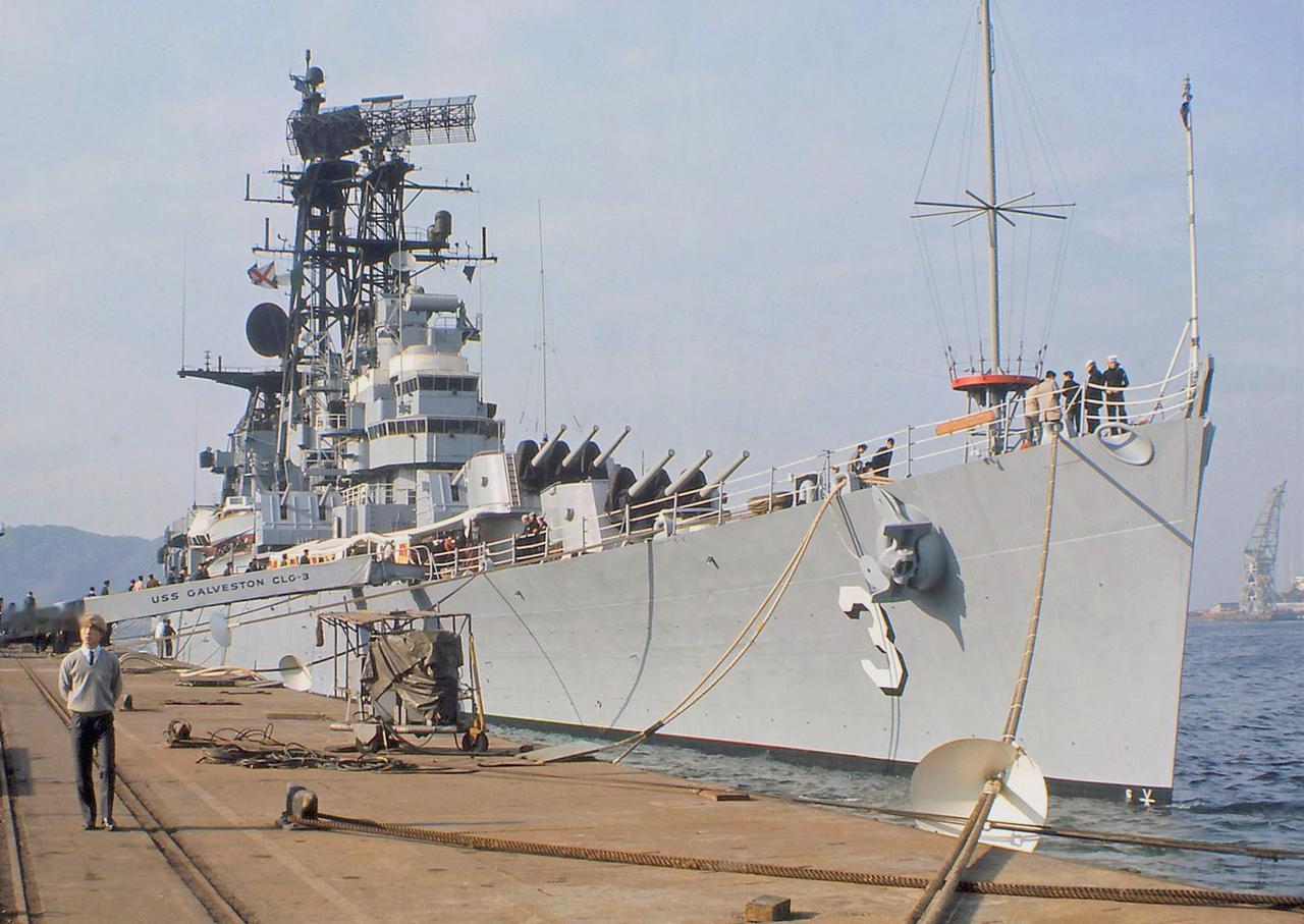 日期：1965年10月23日。地点：日本横须贺市（Yokosuka，横須賀市）