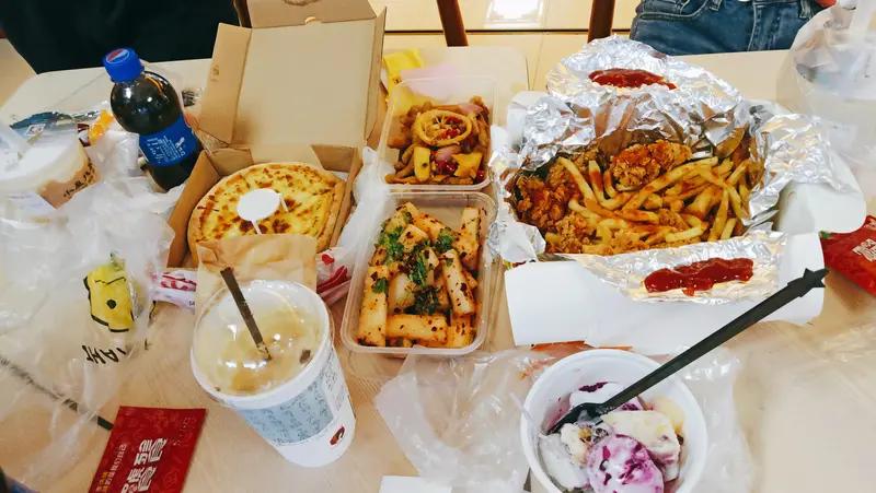 这10个APP，你想卸载哪一个？1、微信2、QQ3、淘宝，4、京东，5