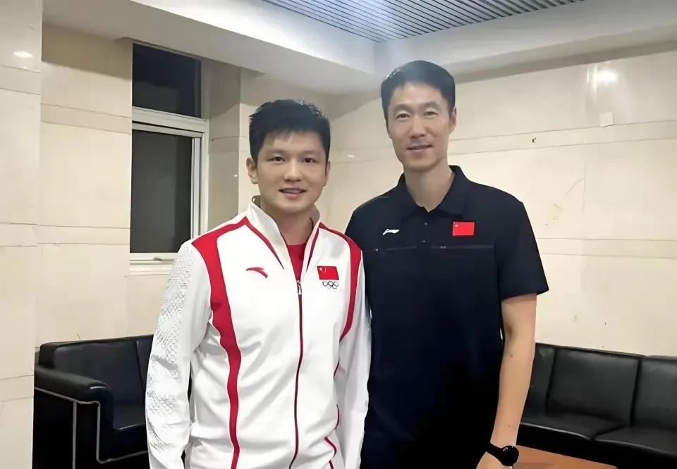 终于知道陈梦和樊振东手里明明有参加世乒赛的资格却不参加的原因了。因为多哈世乒赛