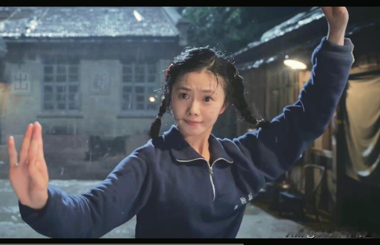 电视剧《主角》最新剧情中，黑娃意外去世，胡三元（张嘉益饰）在狱中不讲话，花彩香（