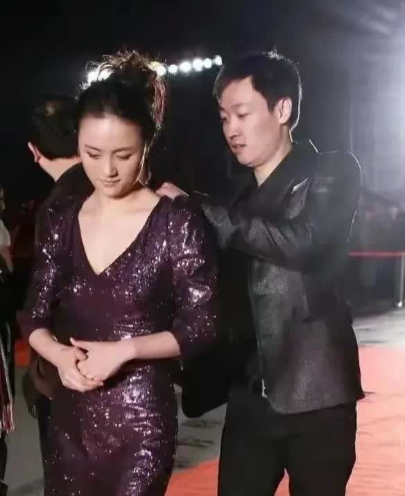 从同学到爱人：辛柏青与媛媛的爱情长跑，中戏活化石的甜蜜回忆
