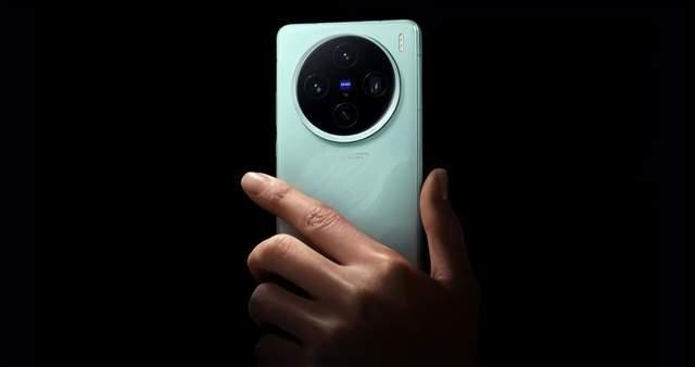 刚买vivoX200s没几个月，X300系列就闪亮登场了！不过咱可一点不上火，