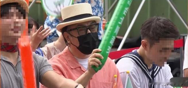 蔡康永绿出汁了今天下午，绿营台北市长候选人沈伯洋成立竞总大会，少有参加活动的名