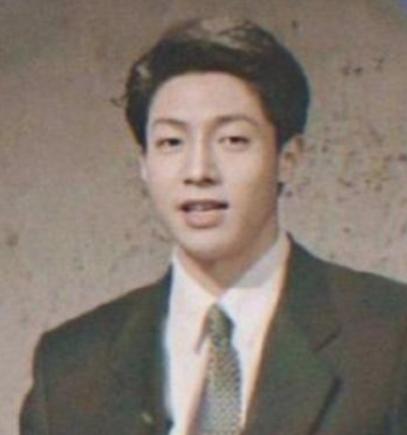 1997年，撒贝宁去央视面试，领导肖晓琳一看到他，转头就走入办公室锁上门，问同事