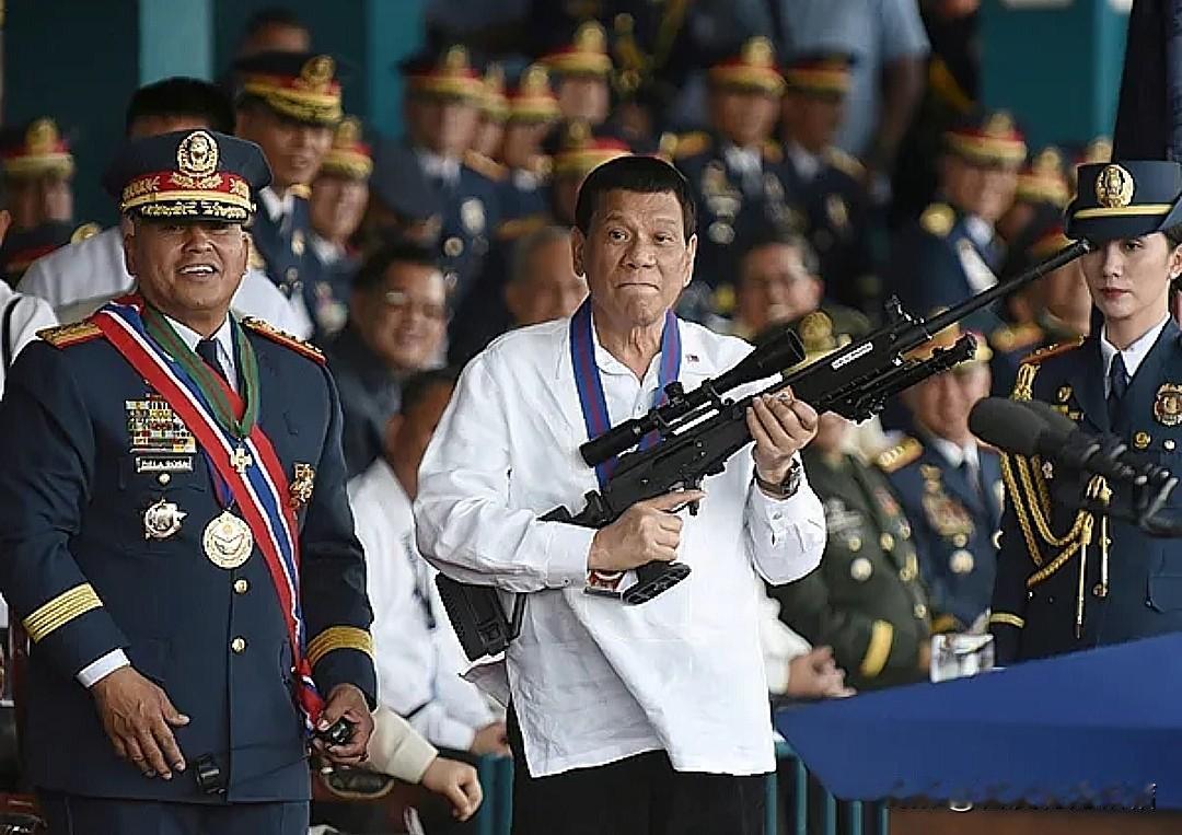 菲律宾要炸了！11月30日，菲律宾至少有20座城市发生大规模示威，警方局势失