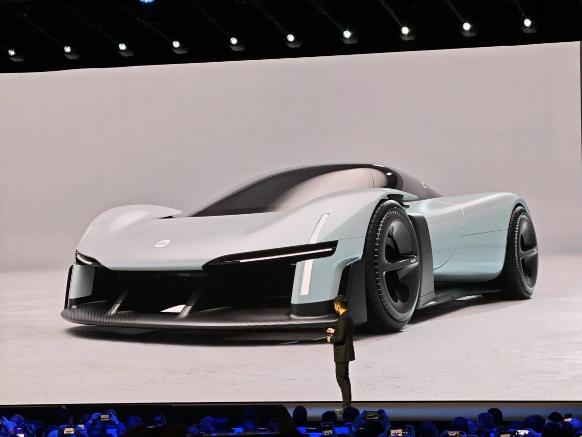 小米VisionGT概念车的风阻系数0.29cd，风雕车身