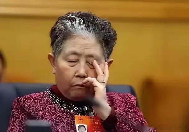 姜还是老的辣，不信你看老干妈，最近老干妈又上热搜了，人家去年挣了54个亿！去查了