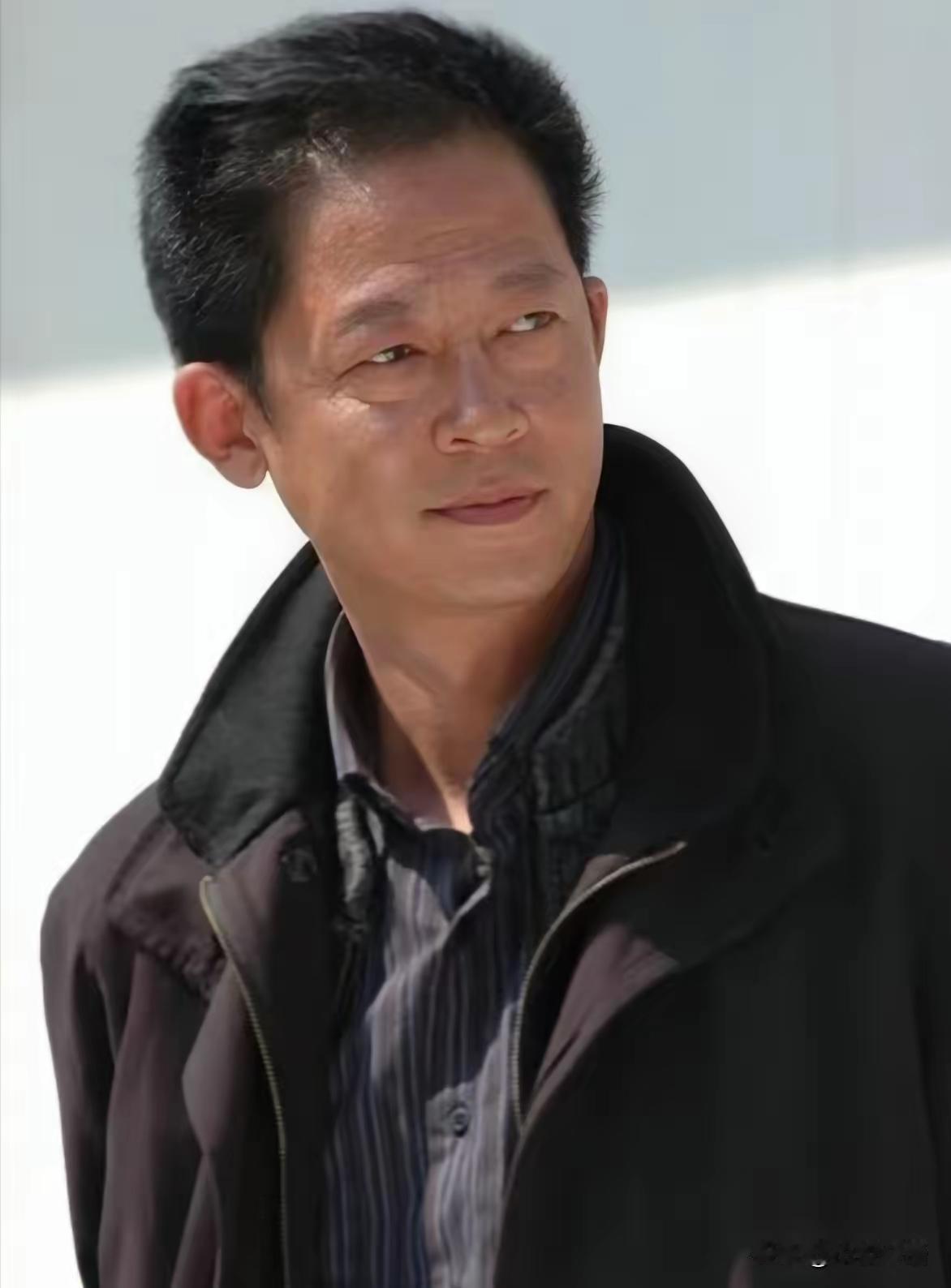 王志文说：“不要看不起任何人，你再有本事，只要别人不求你，你在别人眼里