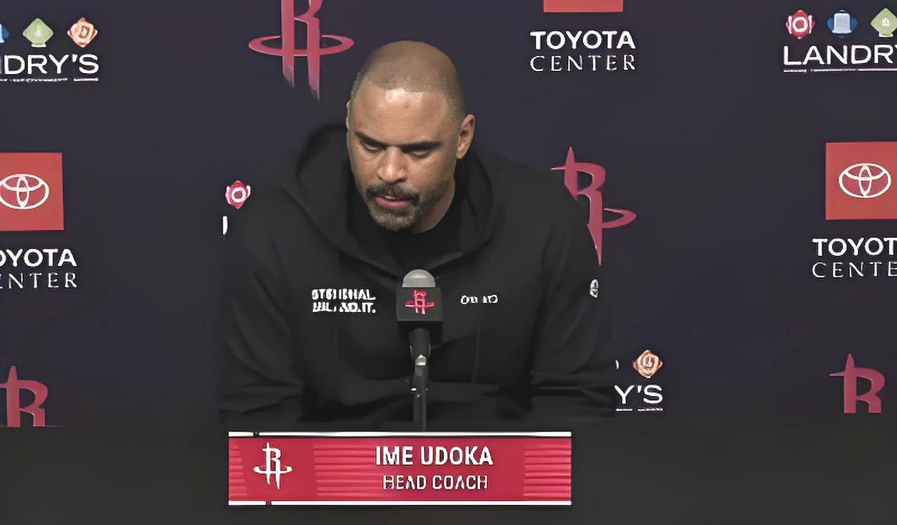 翻来覆去总是那一套，球迷们实在是受够了，喊话乌杜卡换个说法！赛前预备，火箭客