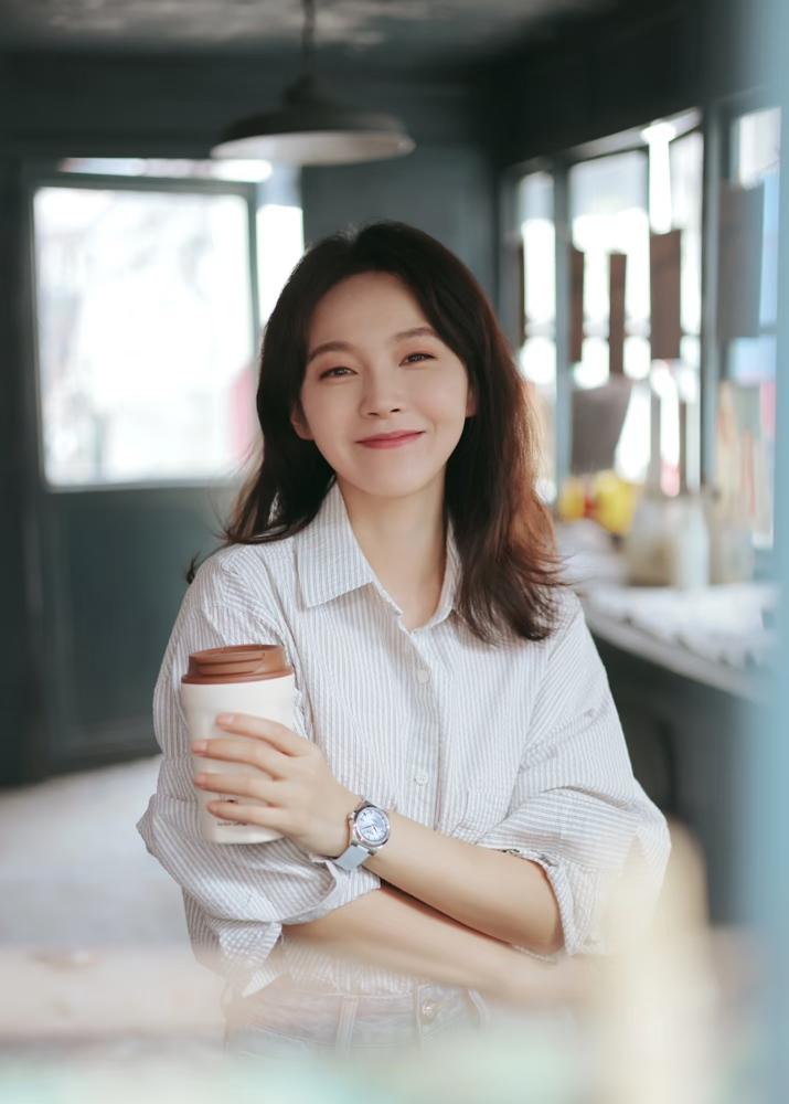 终于明白张佳宁为什么不结婚了？​不是没人馋她身子，​而是她今年才36岁，