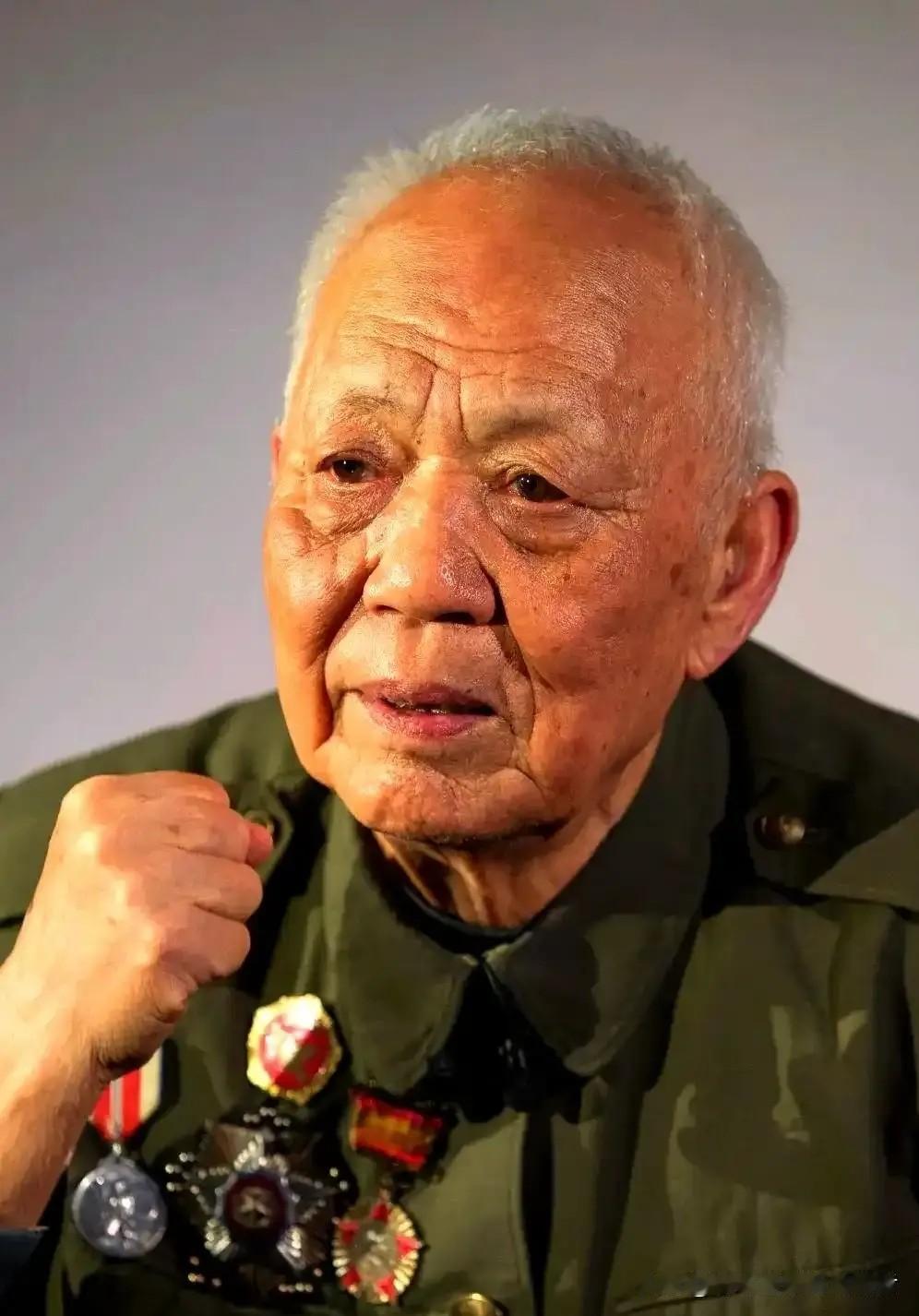 上甘岭战役，年仅二十岁的新兵林炳远，写下了一段震撼中外的单兵作战传奇，创下抗美援