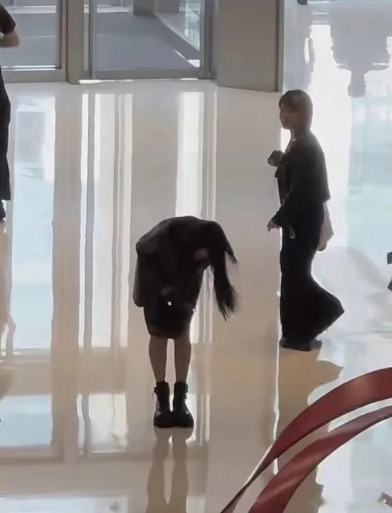 内娱神仙星粉关系微小说大赛追星路上满是温柔，因为有彼此的照亮，再远的路也不觉得