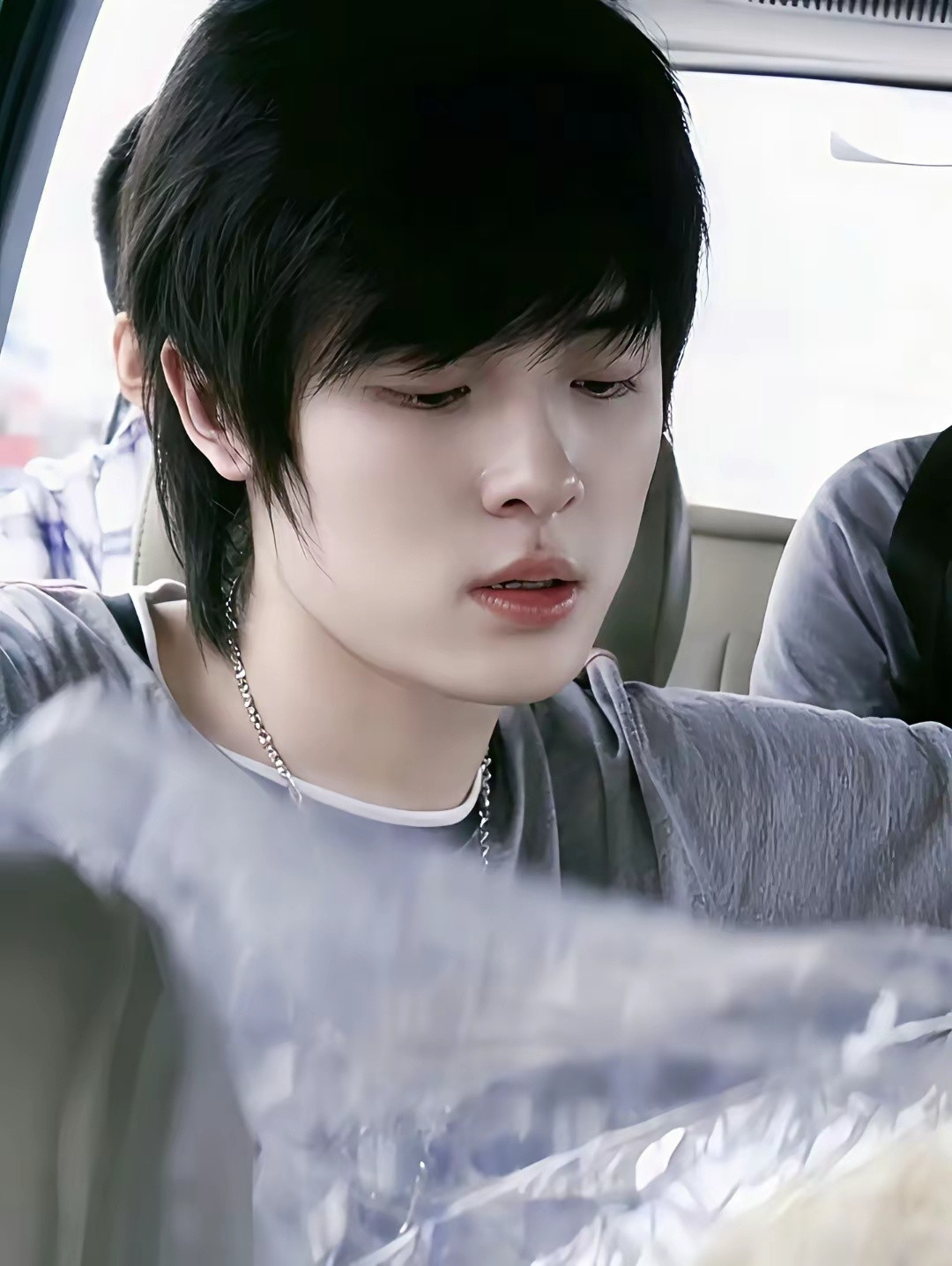 这是古早的付辛博吗？好白好嫩啊！怎么会有一个男生的皮肤那么好看啊，都能掐出汁了，