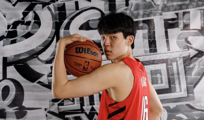 美记：瀚森内线技术在NBA已算不错你不能指望20岁的他像大梦一样记者：乔治在