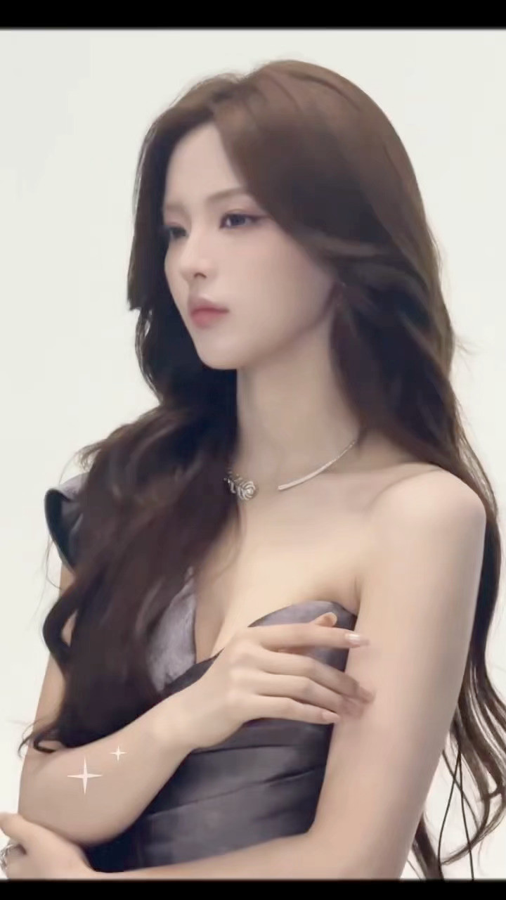 杨超越我的天呢！还试了两套[爱心]美爆super越刊​​