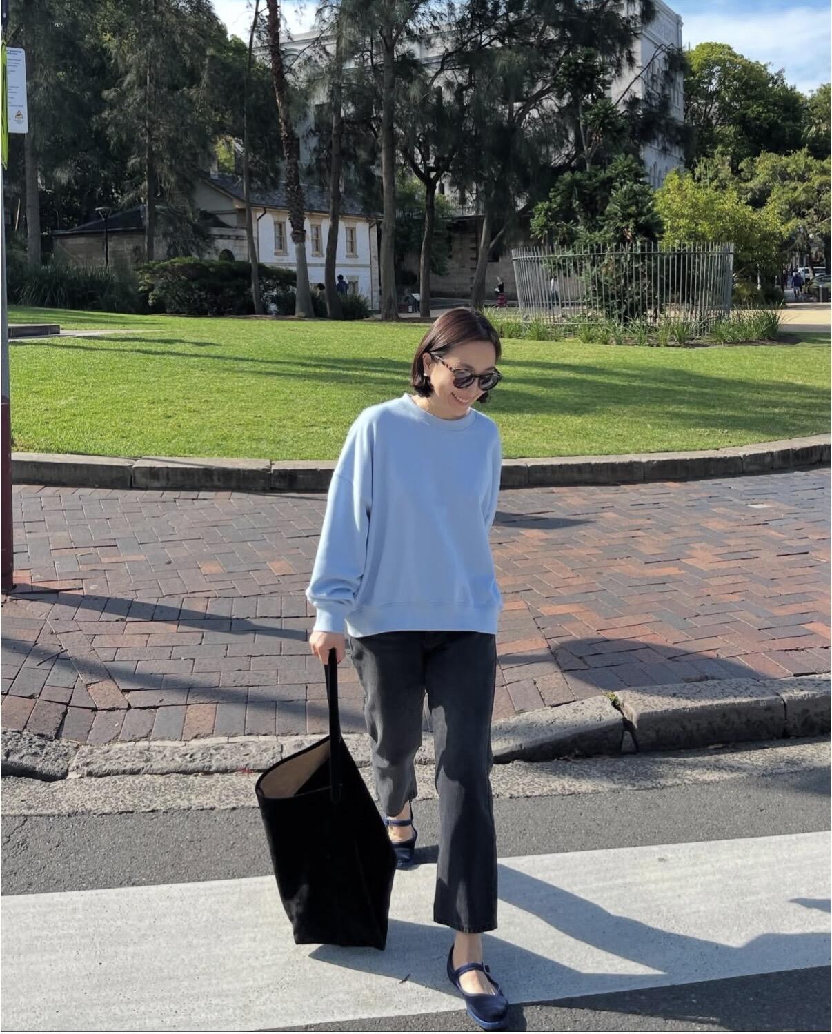 40、50岁就这么穿，很优雅气质！不追潮流不堆砌设计，只用低饱和纯色针织、利落