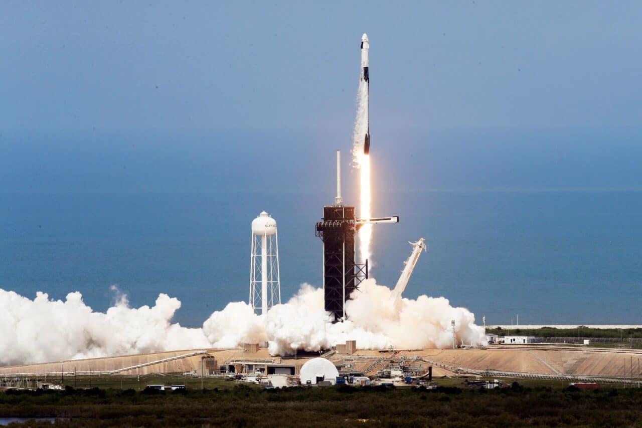 近期马斯克称，除了中国外，SpaceX和特斯拉的硬件制造能力在地球上没有对手！虽