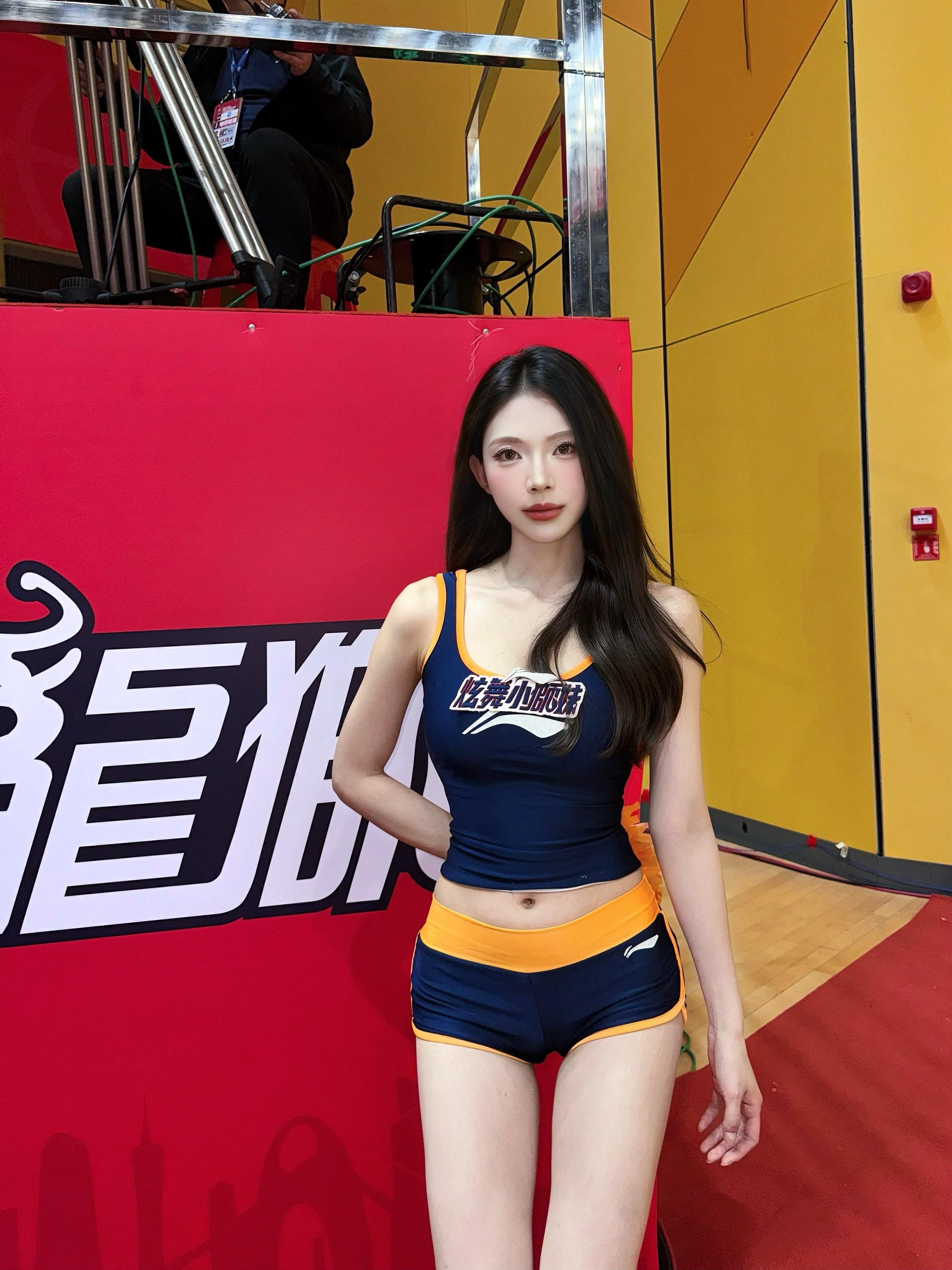 明天校服日见咯～