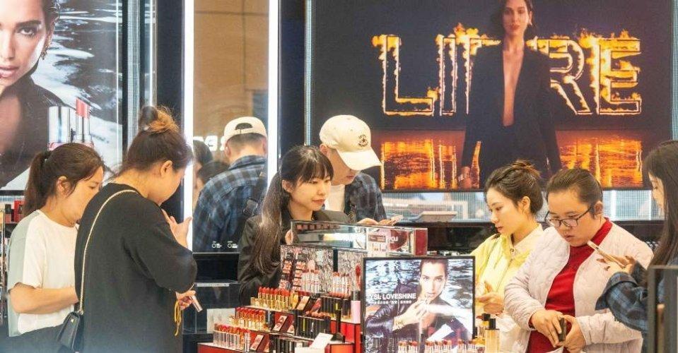 重磅利好！免税店新政落地，这几大板块要起飞？股民速看五部门联合发文放大招！11