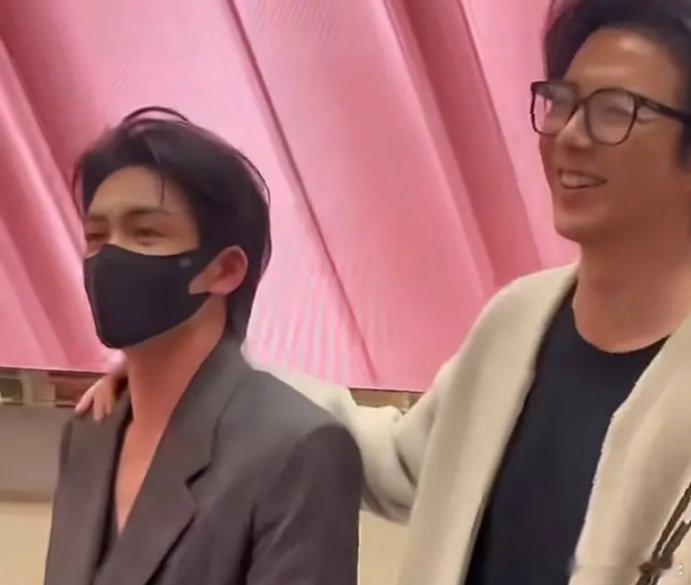 曾舜晞上脸刘宇宁追着调侃澳门尖叫之夜简直是“糖点”满满啊！别的不说，就曾舜晞和