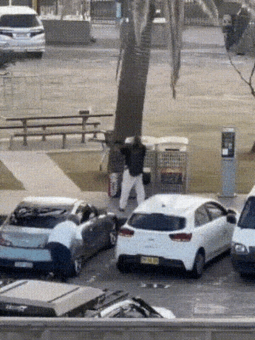 悉尼海滩枪击案，震惊之余更见人性冷暖悉尼邦迪海滩的无差别枪击案，看得我后背