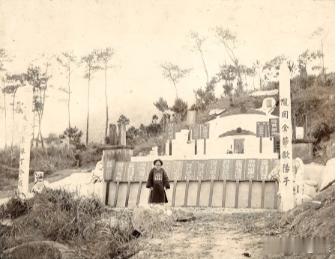 地宫绝唱：为光绪殉葬的“疯官”光绪下葬地宫，百官正要退去，湖北布政使梁鼎芬突然瘫