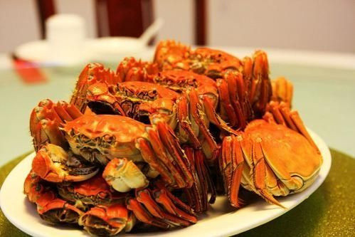 宁波人有多爱吃大闸蟹秋风起蟹脚痒🦀宁波人有多爱吃大闸蟹？宁波水产品批发市场日均