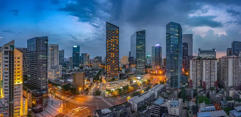 要说今年中超最遗憾的球队，我觉得成都蓉城算一个。本赛季他们开局超猛，连克泰山、海