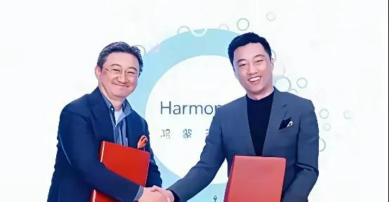 “日本巨头居然主动投奔华为鸿蒙！”这条消息一炸出来，办公室里的打印机都仿佛跟着抖