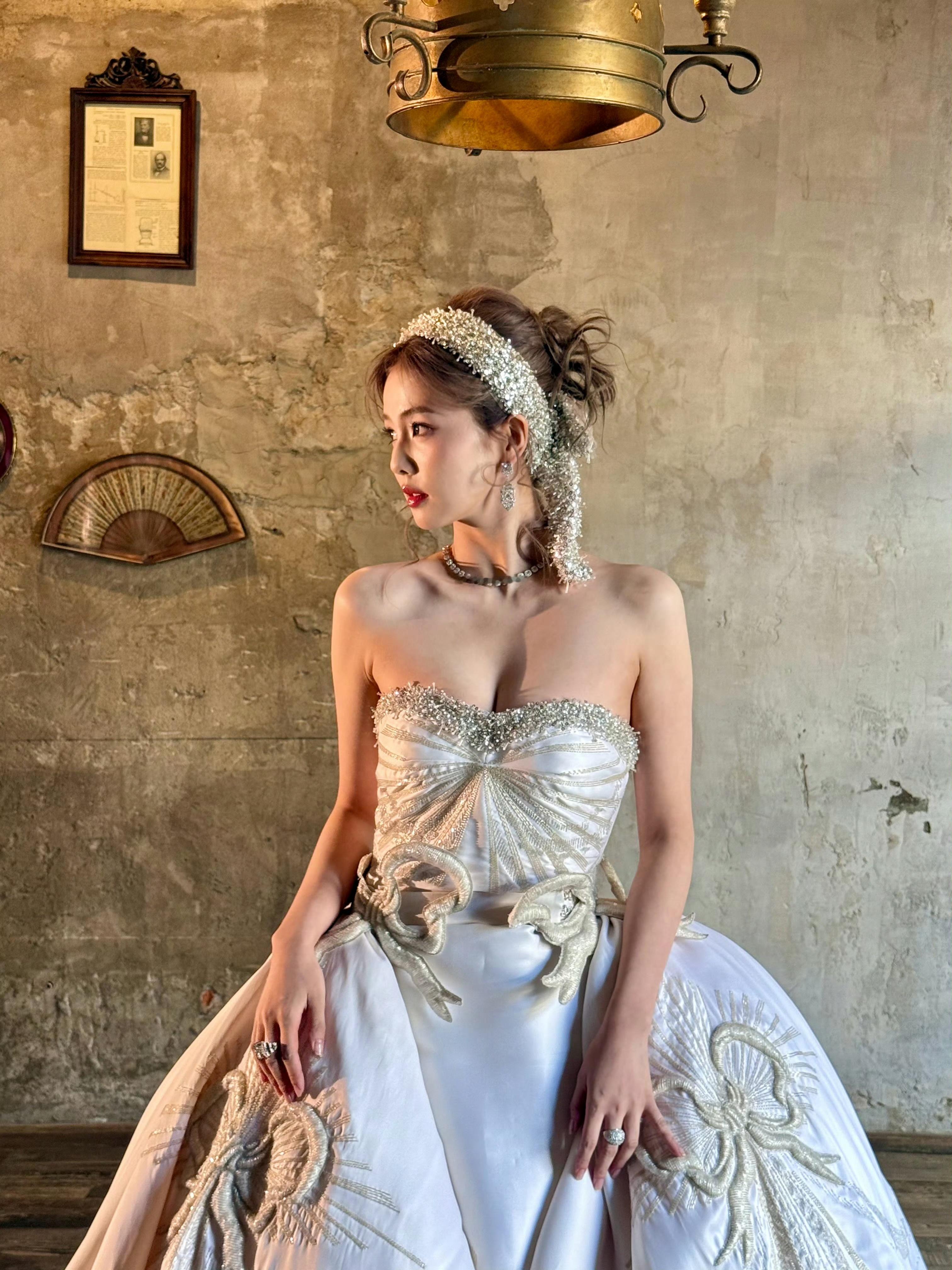 黑也没用，白鹿就是漂亮，身材就是性感就是好！只要是正常人都会忍不住多看几眼的…[