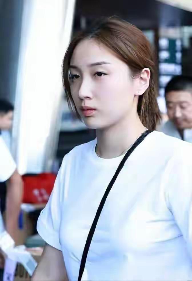 从国手到老板娘，二十六岁华丽转身，钱天一这波转型让人羡慕最近翻到钱天一的近况，