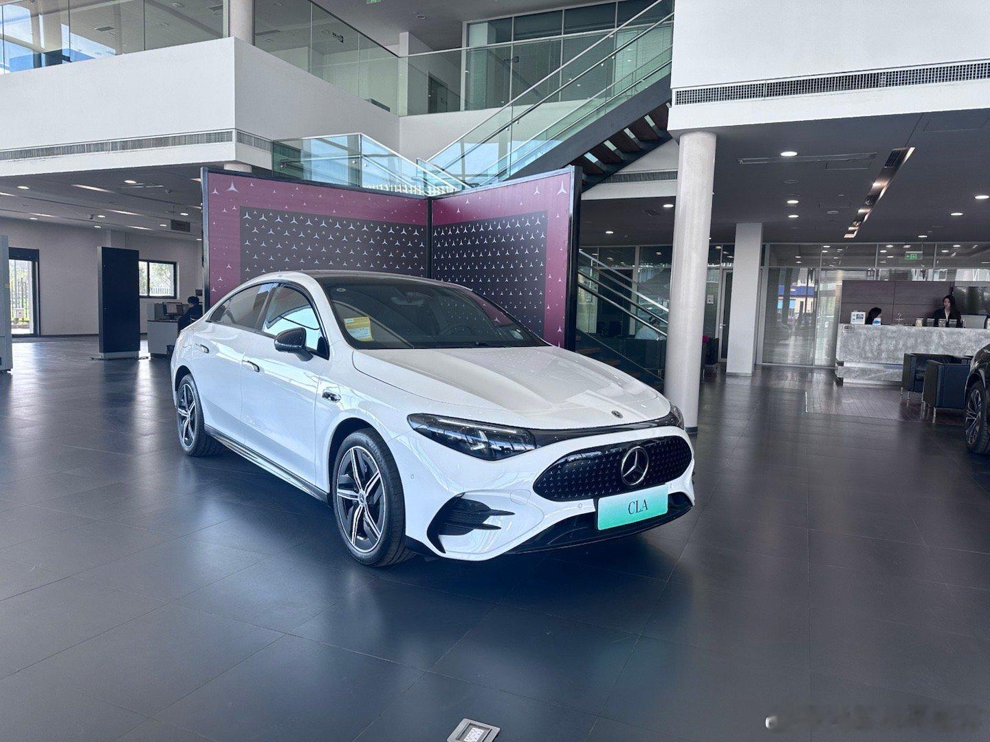 CLA纯电有点意思。一上手看见试驾车soc只有22%，我就来了兴致。心想非得好好