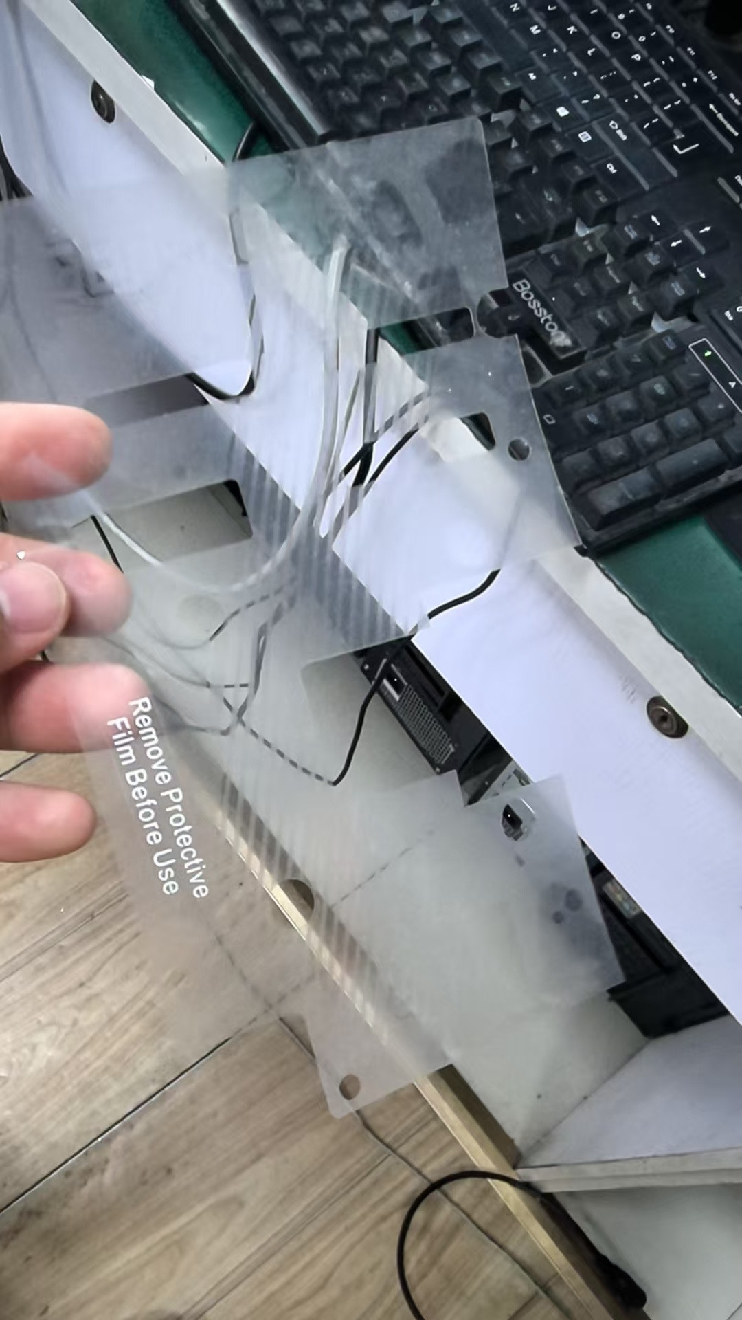 一个22年的显卡坏了，发现是高温烧熟了。再定睛一看，这个背板的膜始终没有撕下来。