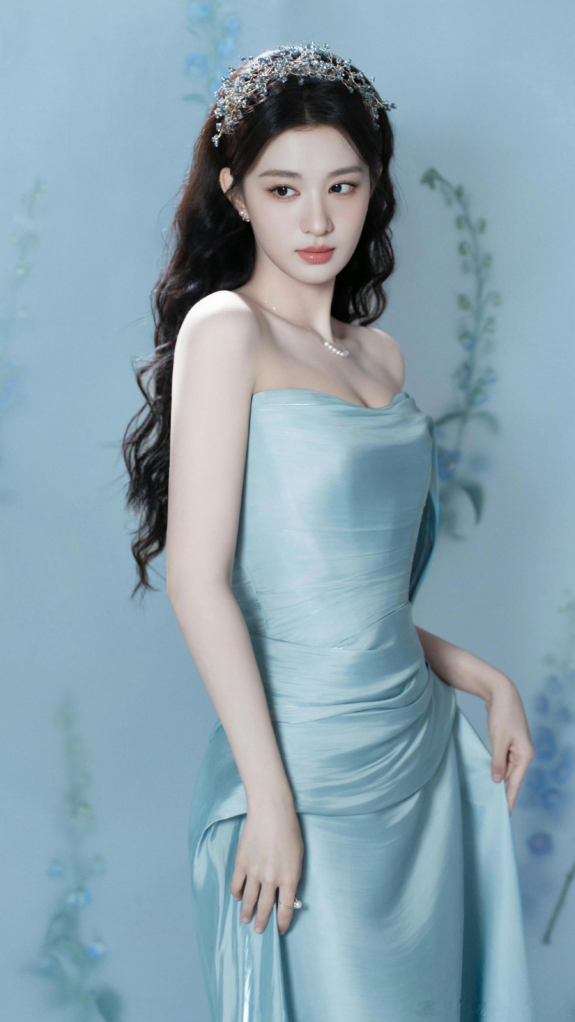 王楚然这种高个子大美女完全就是顶级尤物
