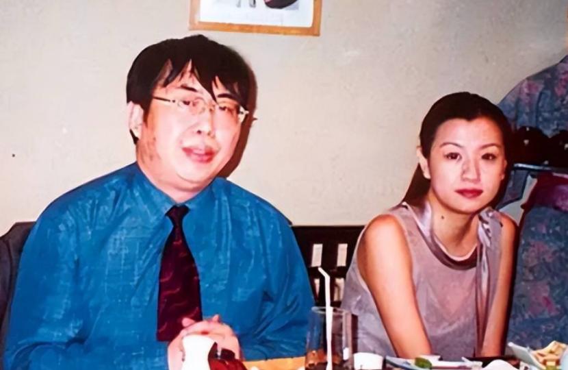 1992年，金庸邀请聂卫平来家中做客，席间聂卫平连吃了13只大闸蟹，十分过瘾！保