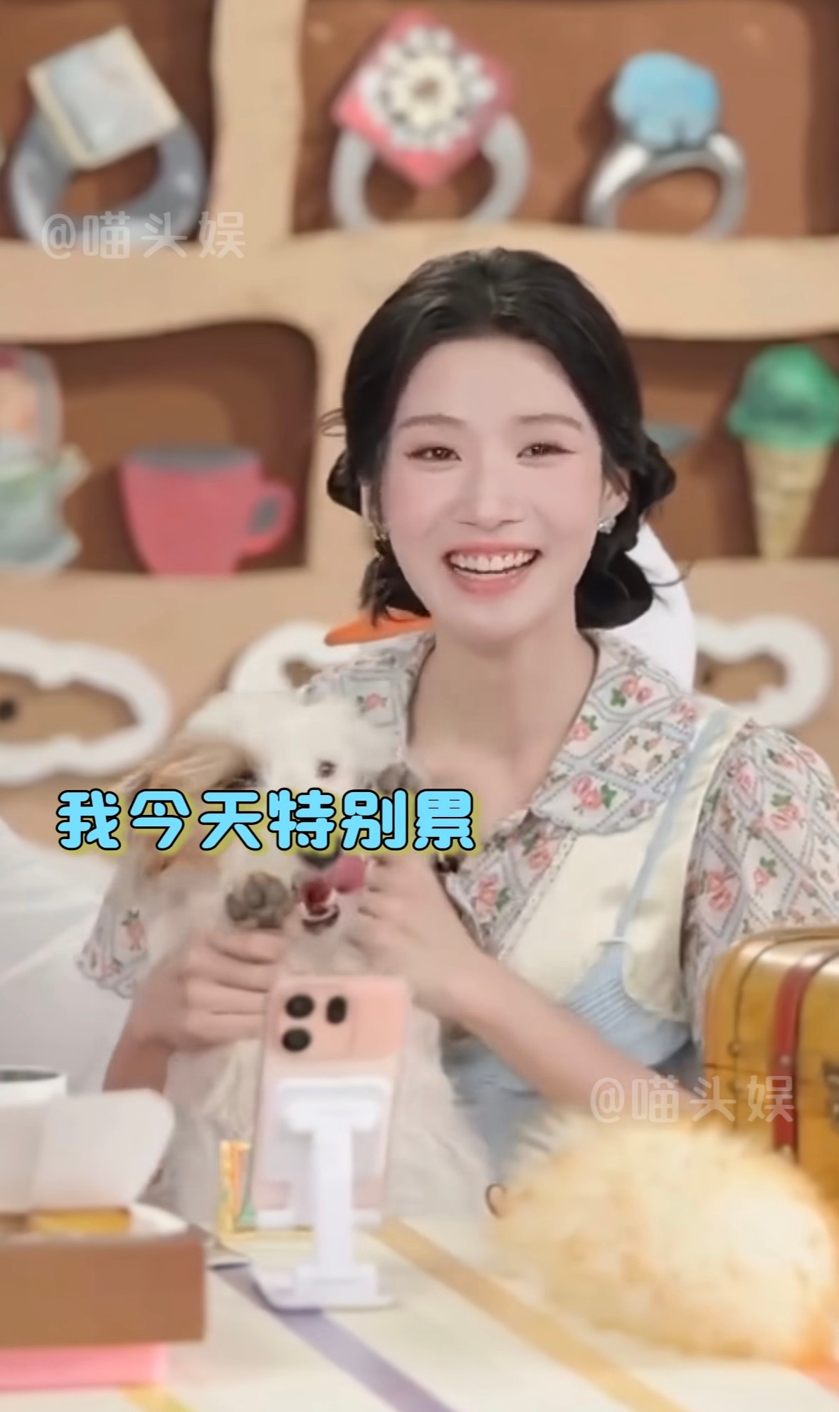 卢昱晓过生日这段被嘲了..坦言自己太累了，有些恍惚，要我说艺人包括粉丝，千万不要