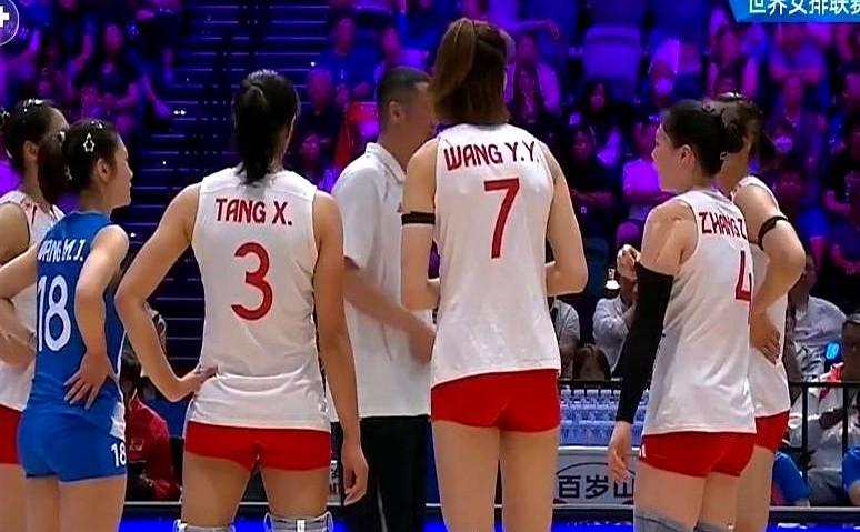 打日本女排，最怕的不是落后，而是扣过去的球像砸在棉花上。对付这种粘死人的牛皮