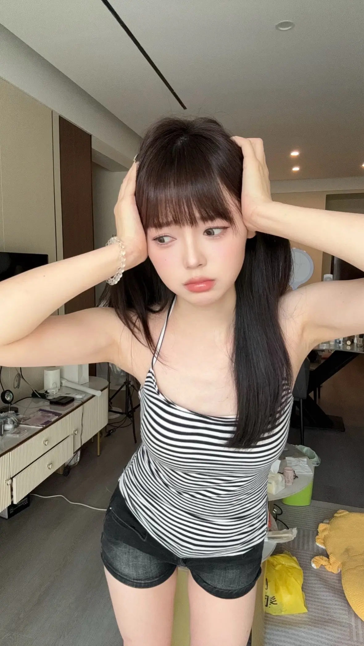 律师明天离婚你替我去吧 我怕我又后悔了 顺便能帮我问下他有没有爱过我呀